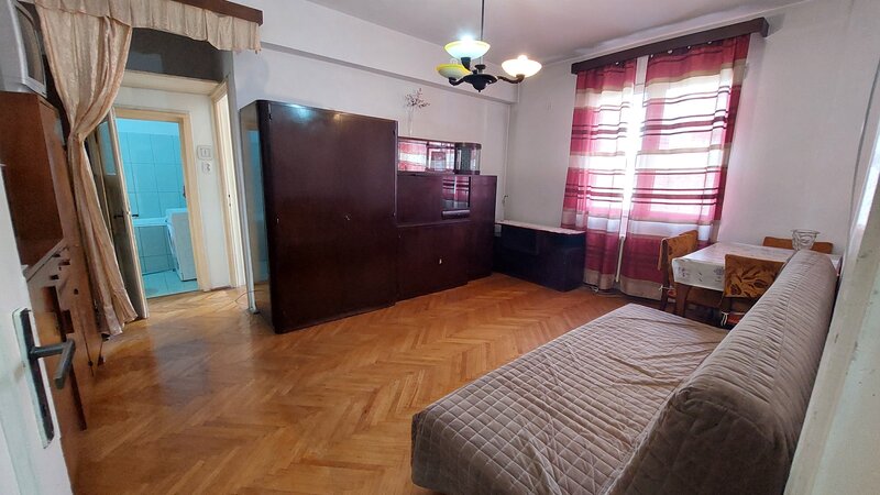 Piata Mihail Kogalniceanu, Cismigiu, 2 camere, etaj 4/6, balcon deschis