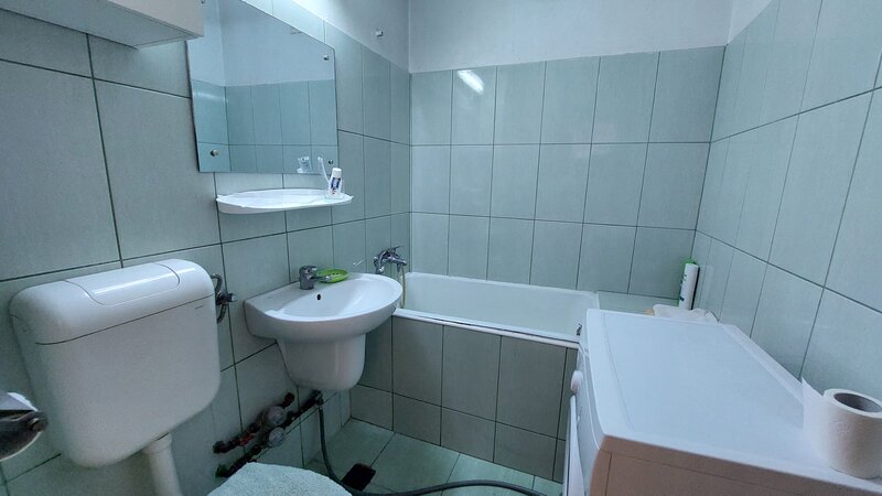 Piata Mihail Kogalniceanu, Cismigiu, 2 camere, etaj 4/6, balcon deschis